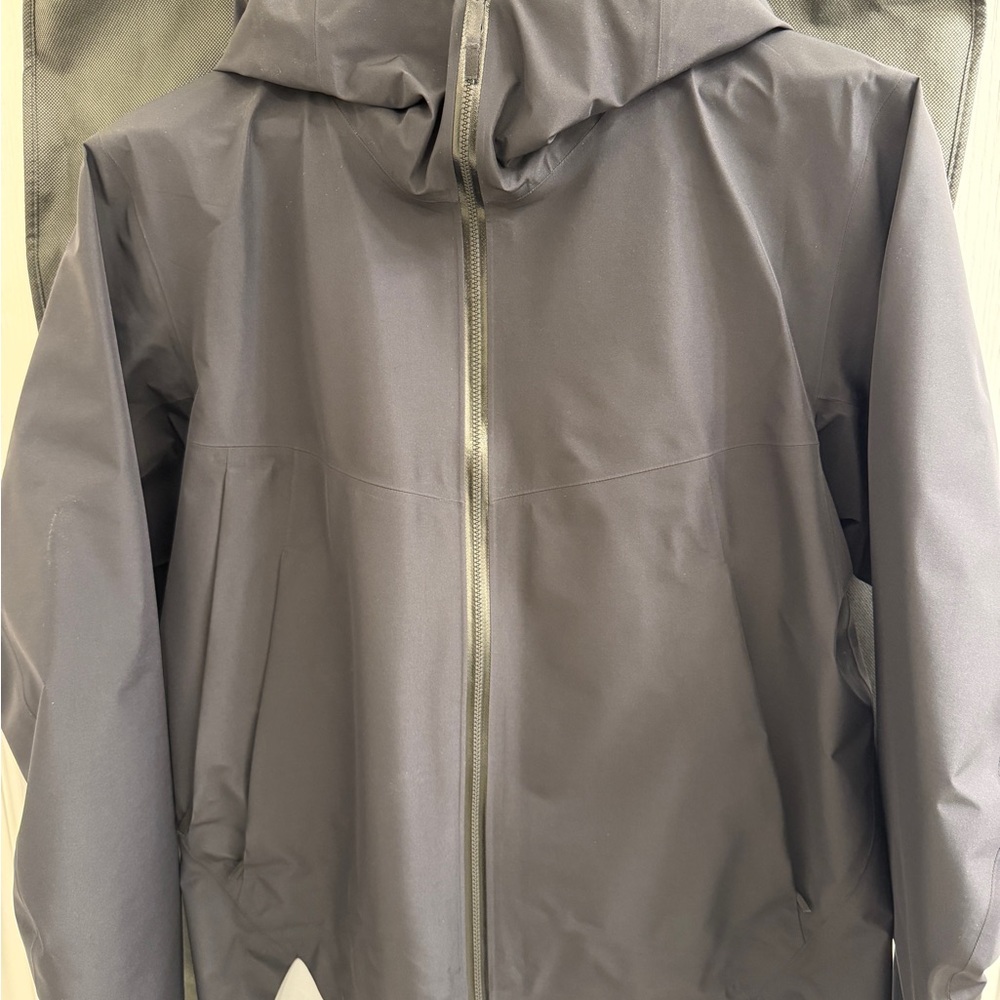 Arc'teryx Men's Raincoat Jacket in Dark Gray